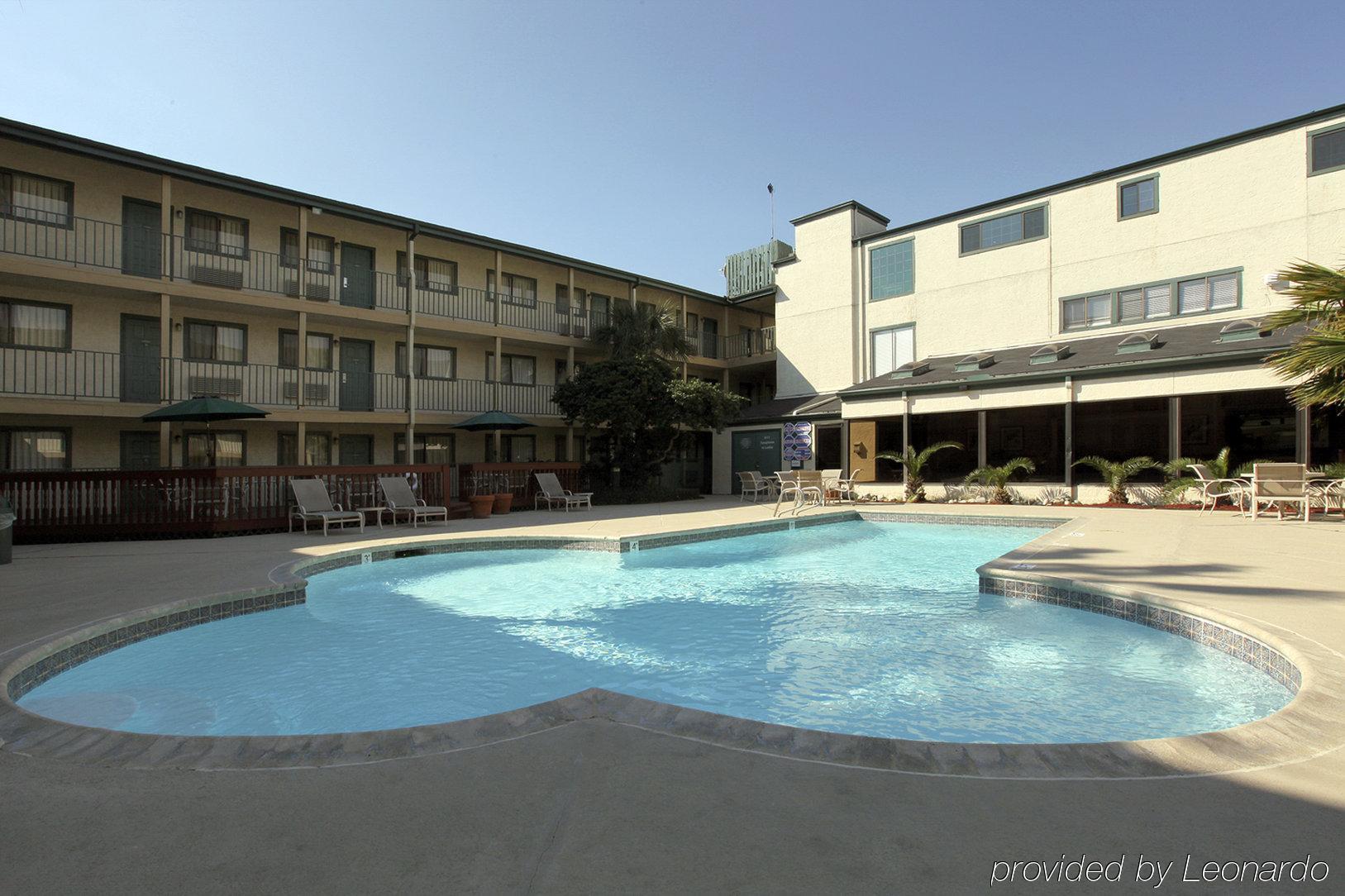 Amerihome Inn & Suites Houston Airport North 외부 사진