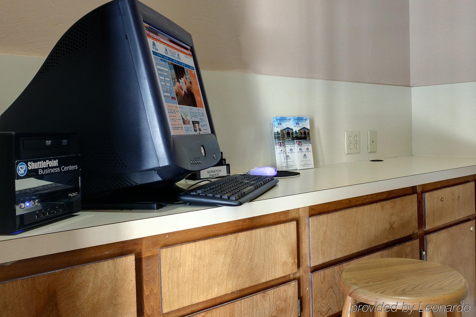 Amerihome Inn & Suites Houston Airport North 시설 사진